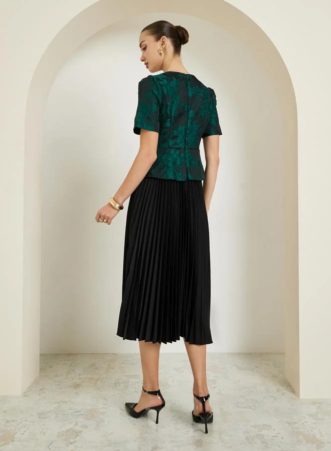 Styli  Green Jacquard Pleated A-Line Midi Dress for Women | Best Price UAE