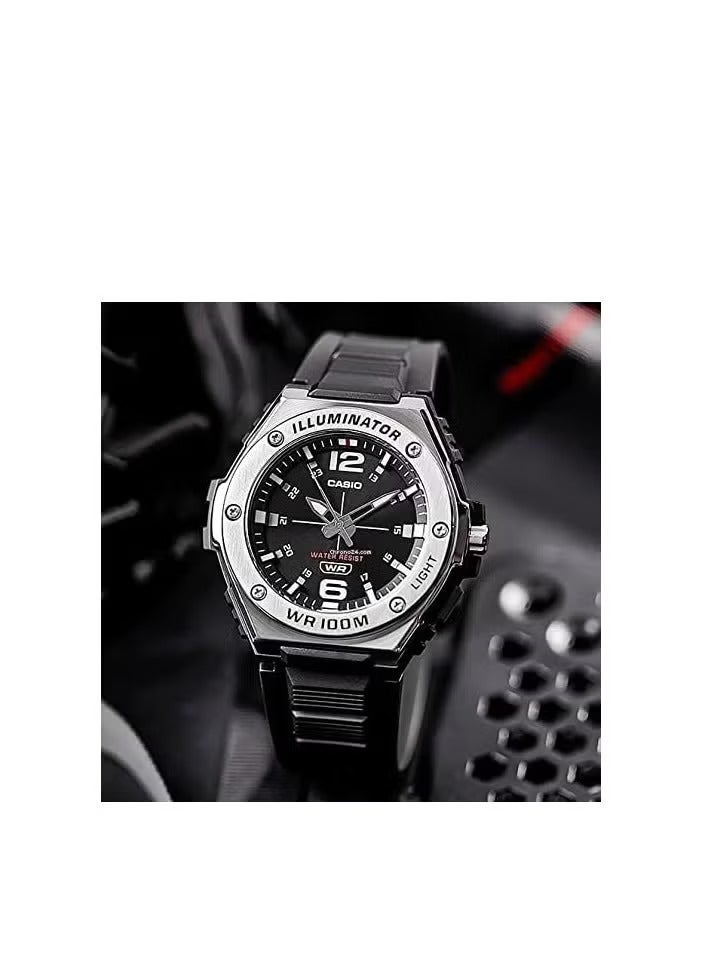 كاسيو ساعة كاسيو للرجال بمينا باللون الأسود مع إضاءة، مقاومة للماء حتى عمق 100 متر، سوار من الراتنج، هيكل من الفولاذ المقاوم للصدأ، حركة كوارتز متينة، مناسبة للأنشطة الخارجية والارتداء اليومي - Image 3