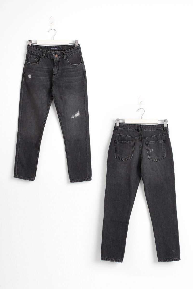 سولانج جينز ممزق