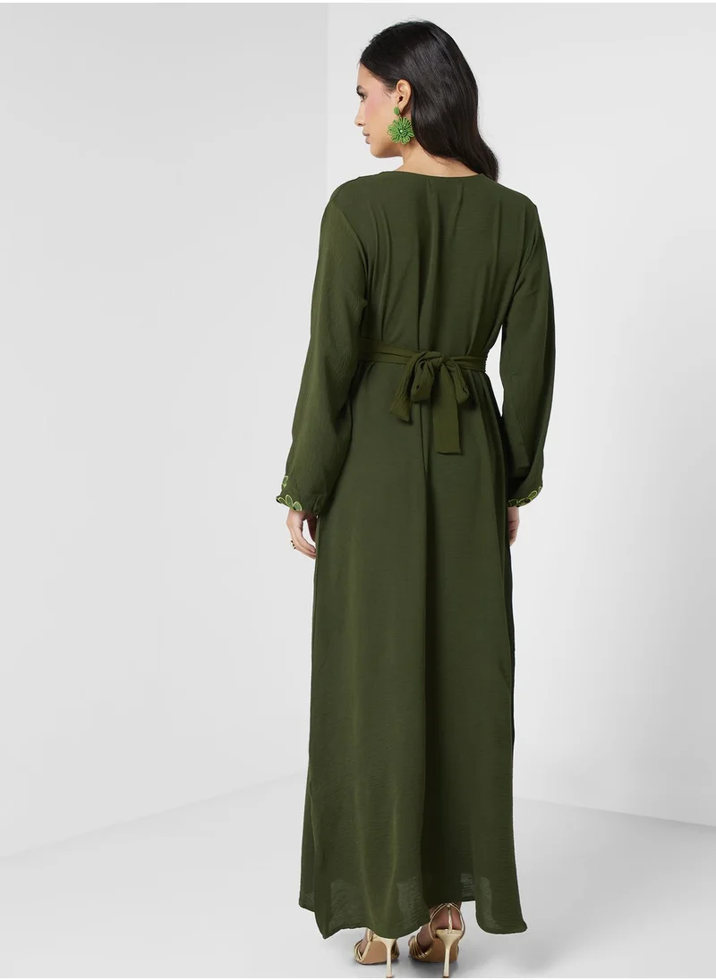 hayas closet Embroidered Belted Jalabiya