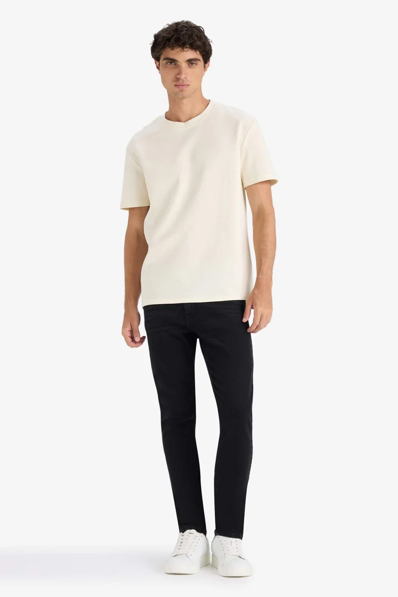 ديفاكتو Regular Fit Crew Neck Printed Short Sleeve T-Shirt