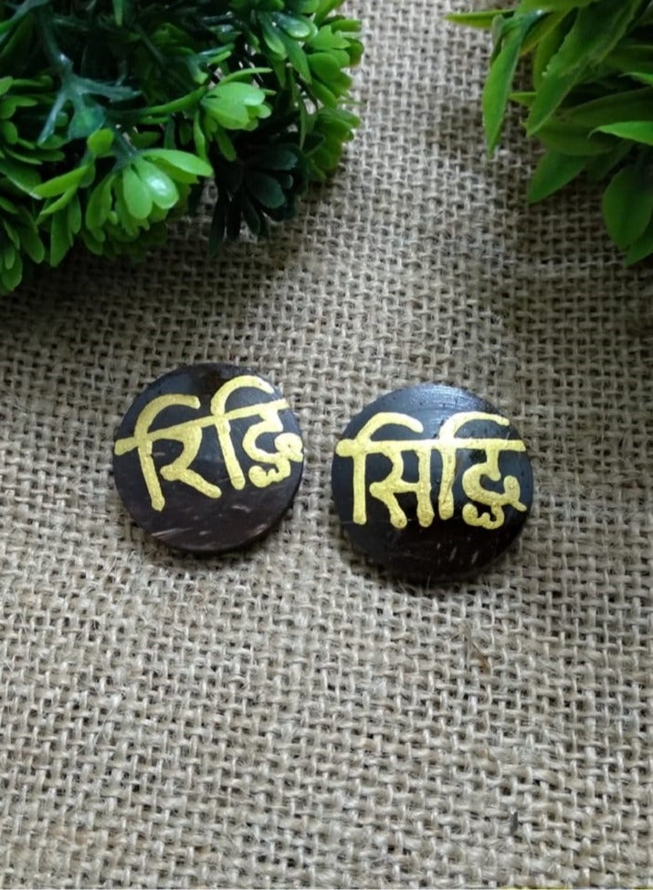 N & H Handmade Festive Coconut Shell Sticker - Image 1