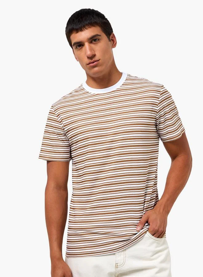 سبلاش فيڤ Men Regular Fit Crew Neck Short Sleeves Striped T-shirt