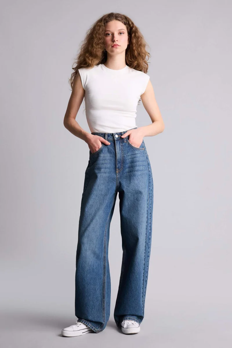 ديفاكتو Baggy Fit High Waist Straight Leg Jeans