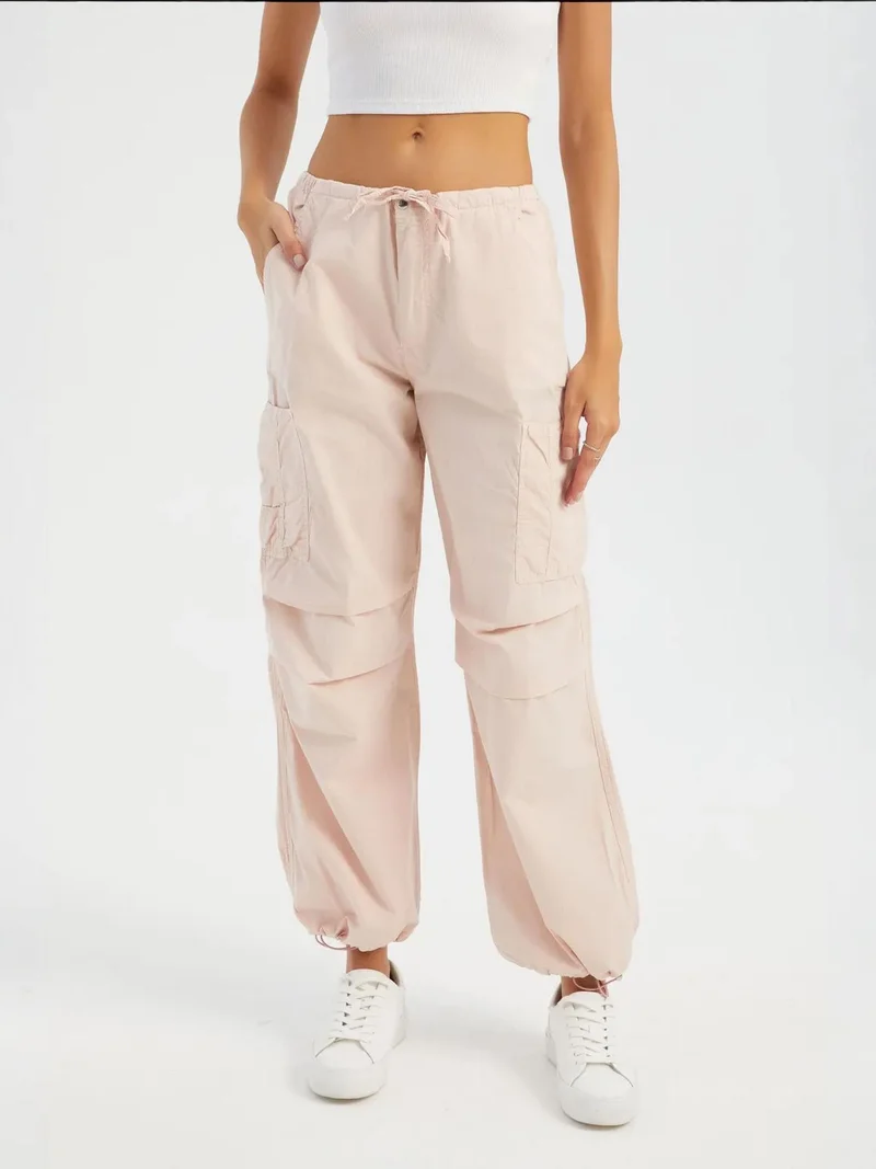 زوبعة بنطلون كارجو بخصر متوسط ورباط
