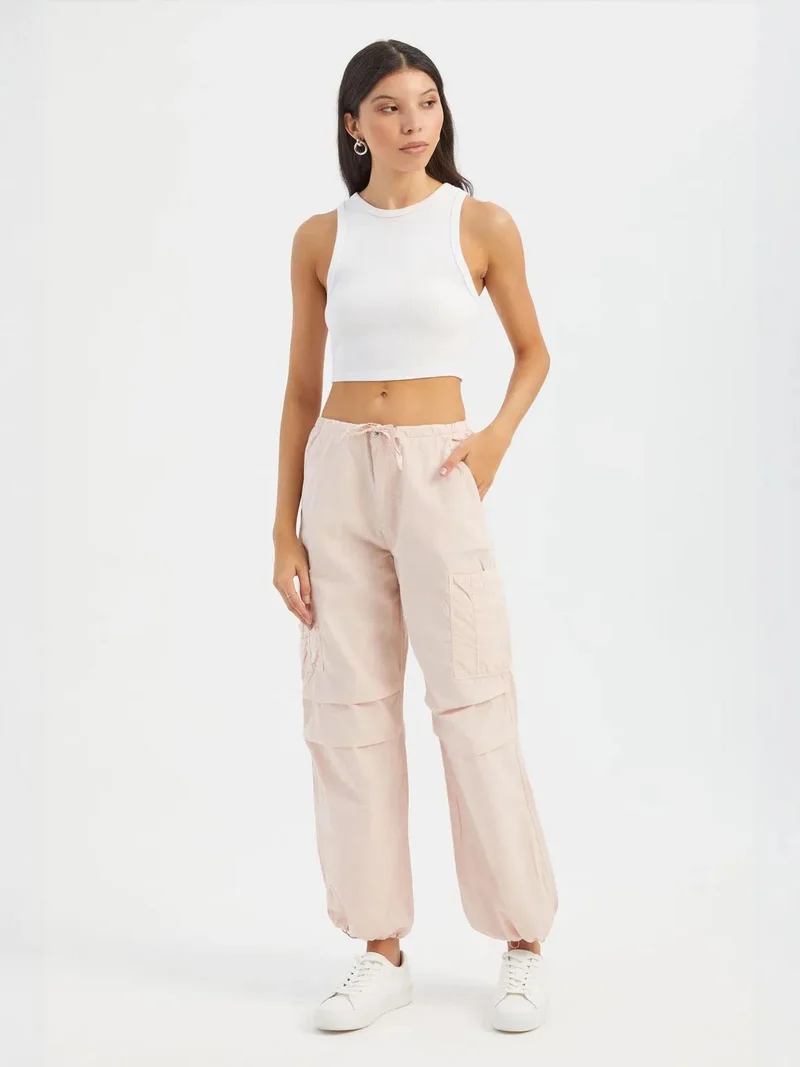 زوبعة بنطلون كارجو بخصر متوسط ورباط