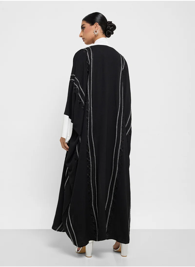 hayas closet Line Embroidery Straight Sleeve Abaya
