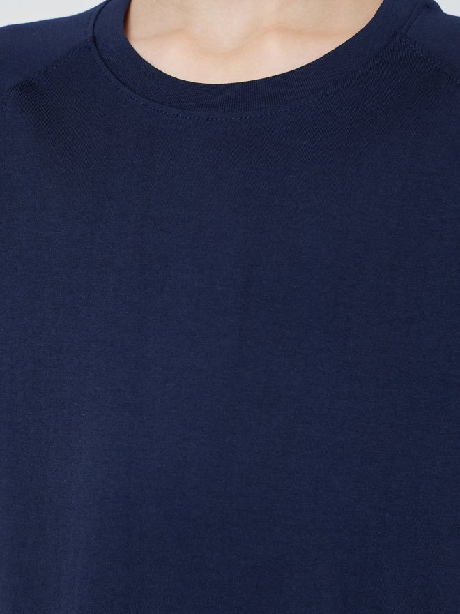 Styli Teen Boys Raglan Sleeve T-shirt and Badge Detail Shorts Set - Image 3