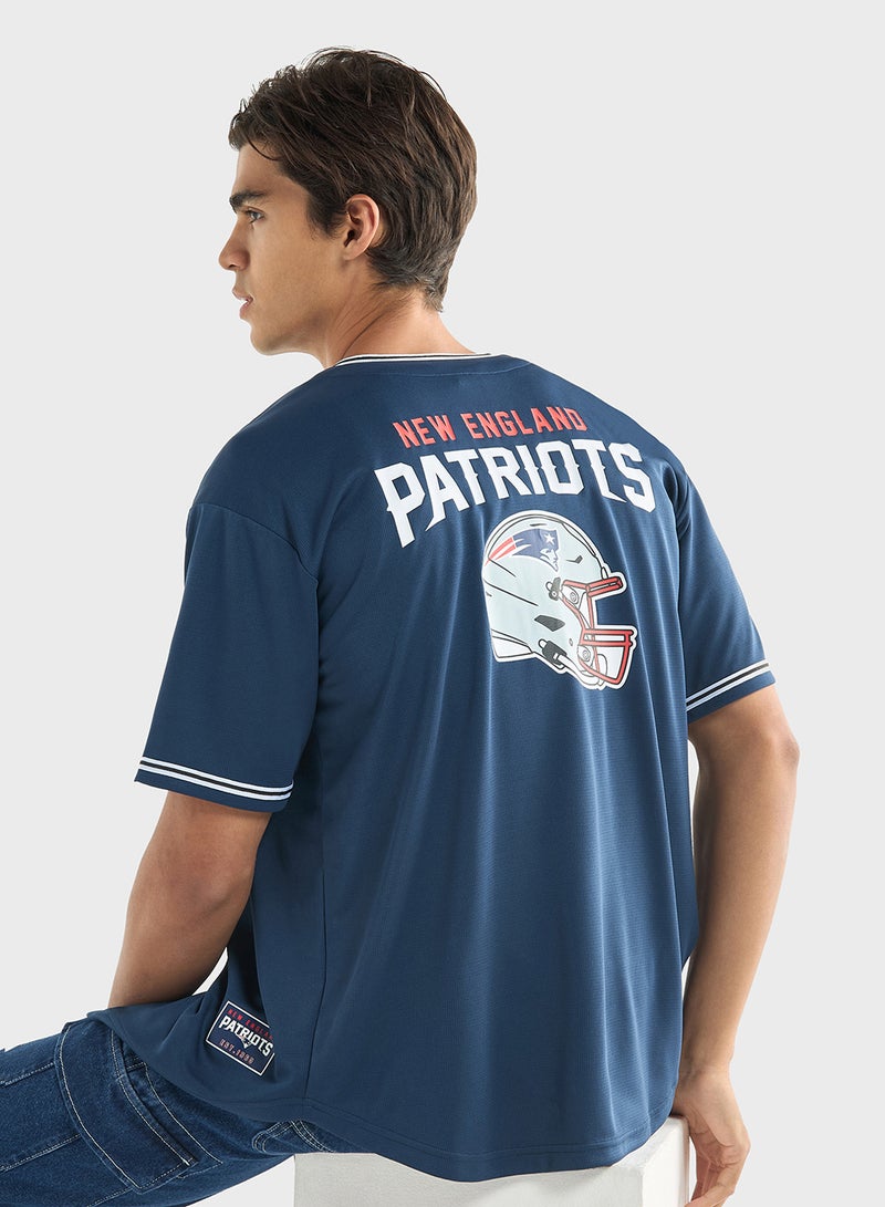 FAV New England Patriots Print Shirt with V-neck and S - Image 2