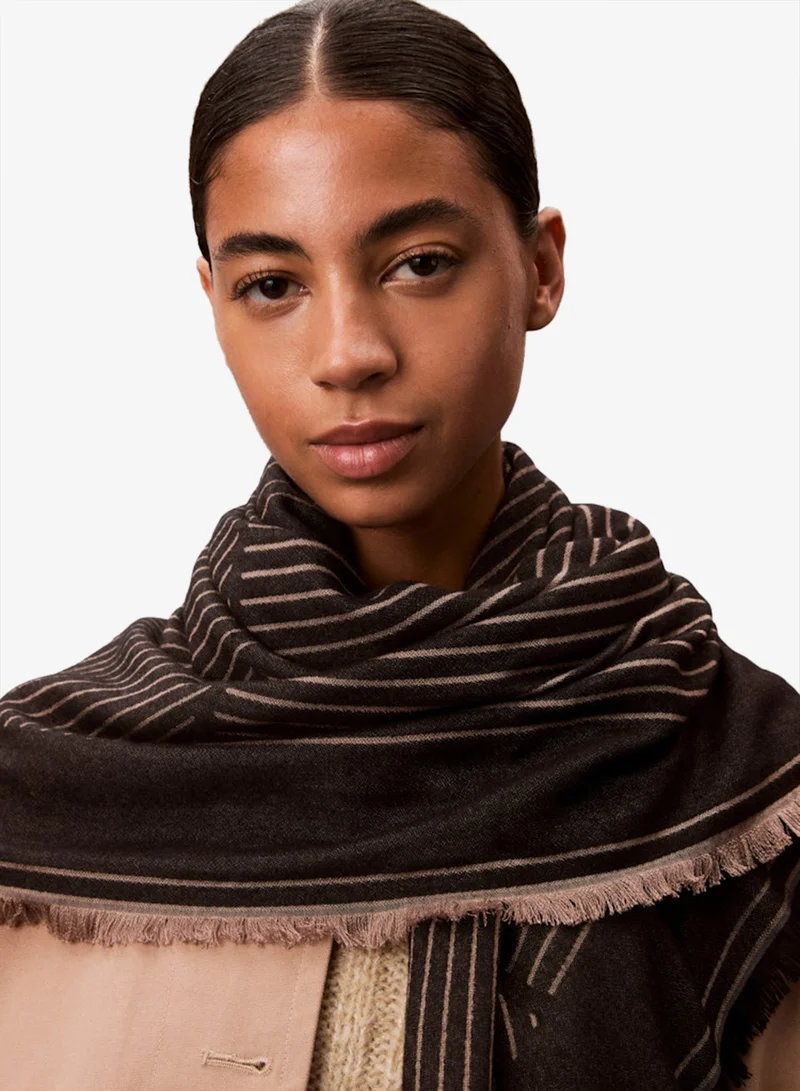 CALVIN KLEIN Emblem Graphic Square Scarf