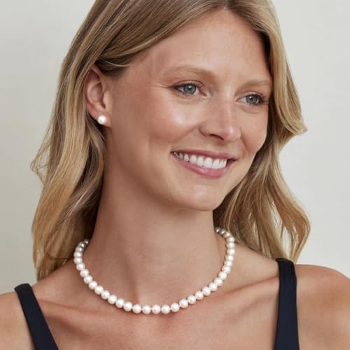 The Pearl Source قلادة وأقراط لؤلؤ حقيقي من ذا بيرل سورس للنساء بجودة AAAA مجموعة من لؤلؤ المياه العذبة المستزرع المستدير الأبيض مع مشبك من الذهب عيار 14 قيراط هدايا للذكرى السنوية - Image 3