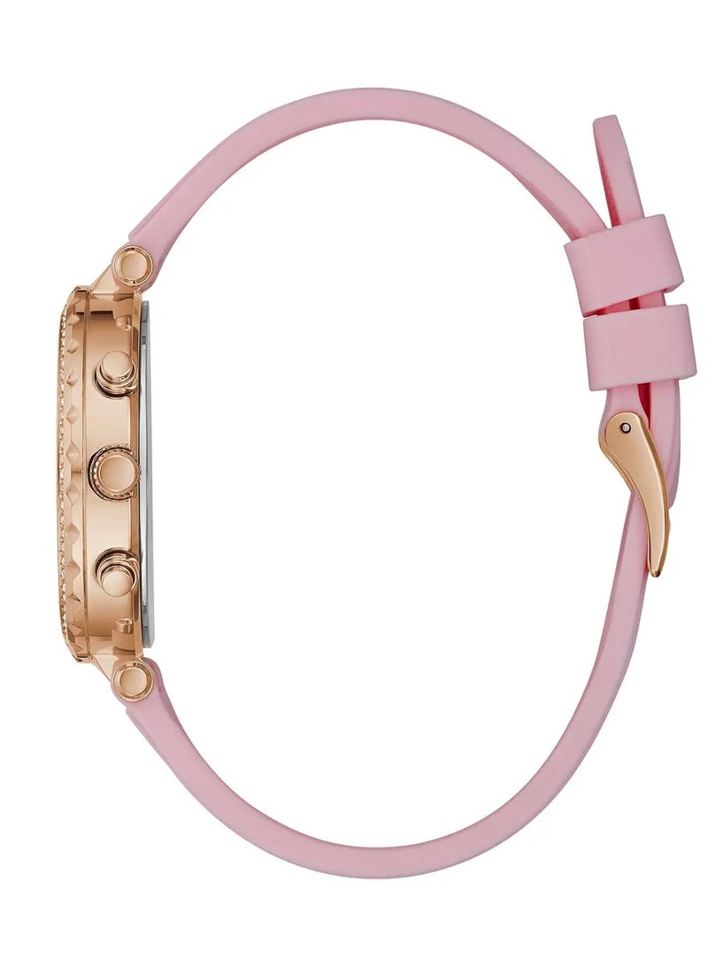 GUESS ساعة سيليكون باللون الوردي مع علبة من الذهب الوردي - Image 4