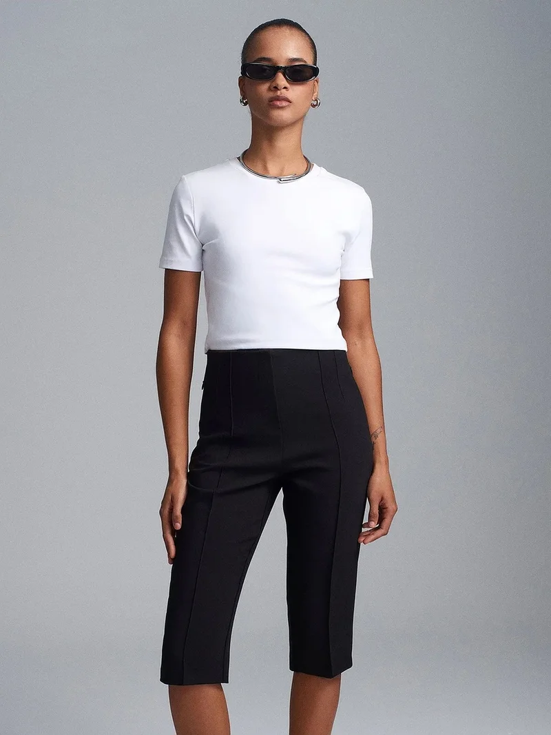ديلفين DILVIN High-waist Straight Capri Shorts With Slit