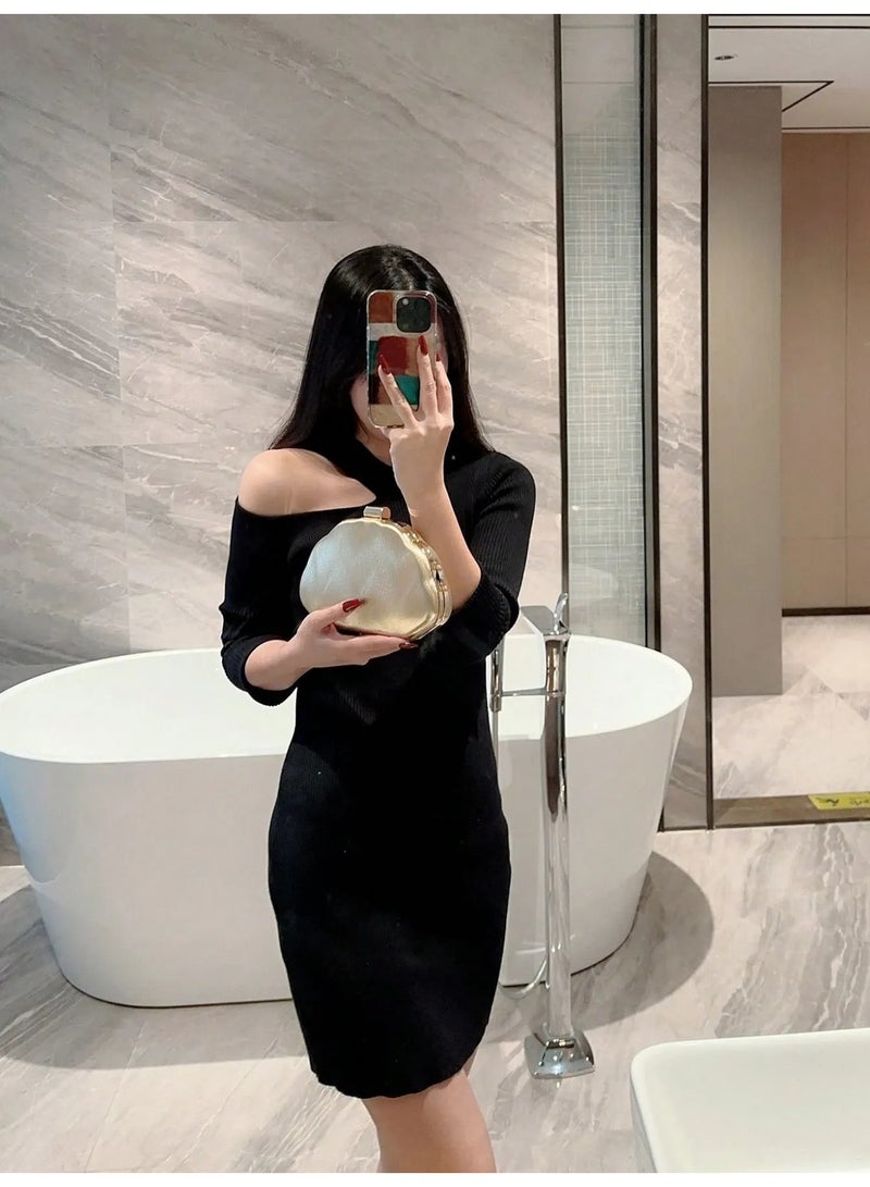 Luxury Women’s Evening Clutch Bag with Elegant Embossed Gold Leather Design, Adds a Sophisticated Touch to Any Outfit, Featuring a Premium Shoulder Chain for Easy Carrying and Hands-Free Movement, Perfect for Special Occasions - Image 5