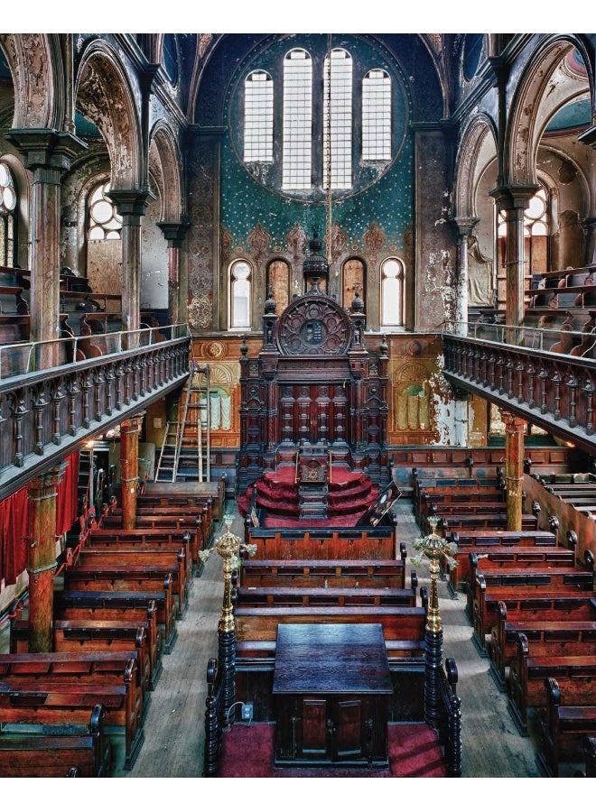 Divine New York: Inside the Historic Churches and Synagogues of Manhattan  - Image 3