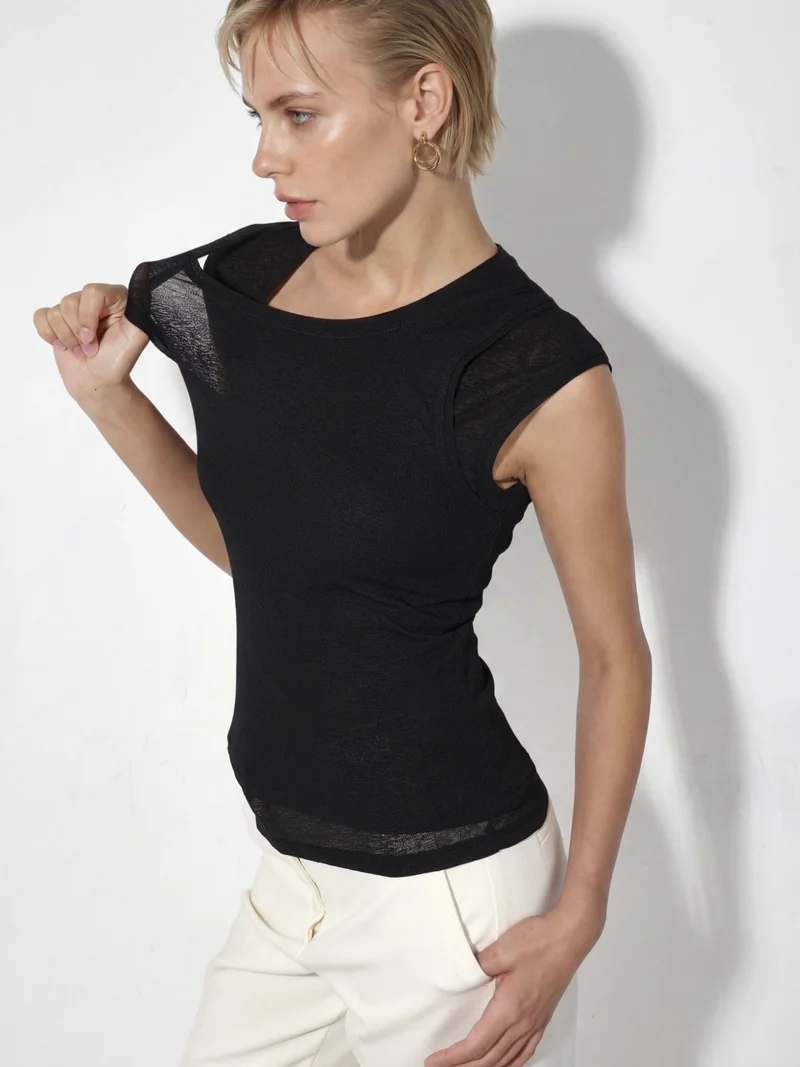 بوسيم BUSEM Sleeveless Crew Neck Blouse