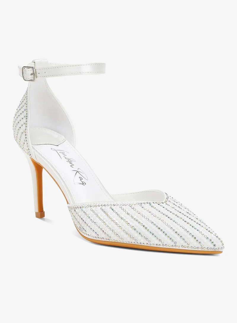 لندن راج صندل بكعب عالٍ مزين باللؤلؤ والترتر باللون الأبيض