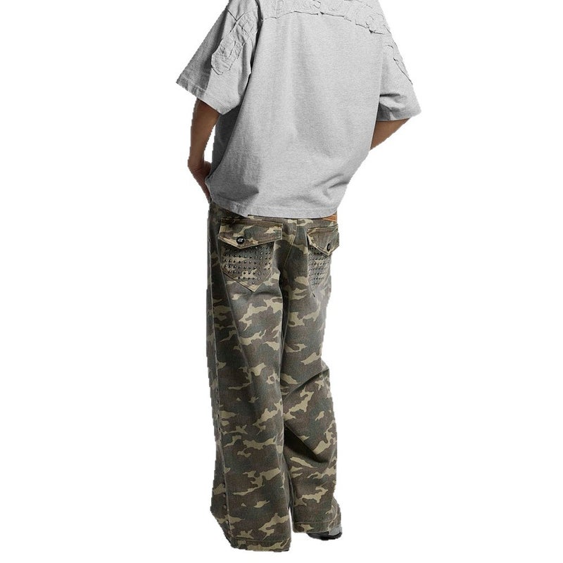 Men's Camo Rivet Distressed Straight Leg Jeans - Image 5
