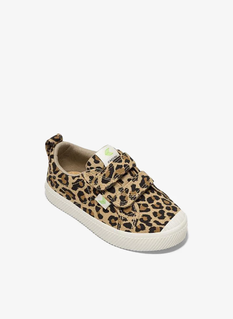 كاريوما حذاء رياضي قماشي بطبعة جلد الفهد من