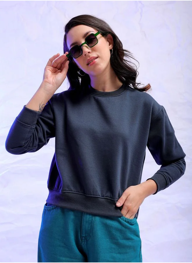 مرفوعة Women Regular Black Solid Round Neck Long Sleeve Sweatshirt