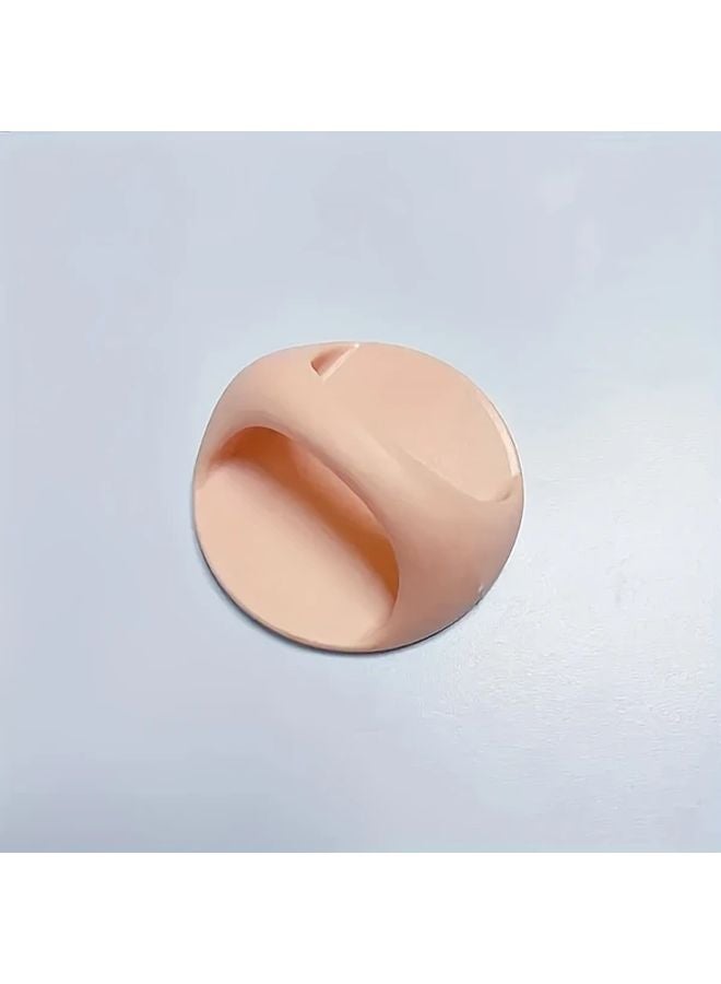 قطعتان من مقابض غطاء المرحاض - لون عشوائي - تصميم مريح - بلاستيك متين - سهل الفتح للمسنين وذوي الاحتياجات الخاصة - Image 3