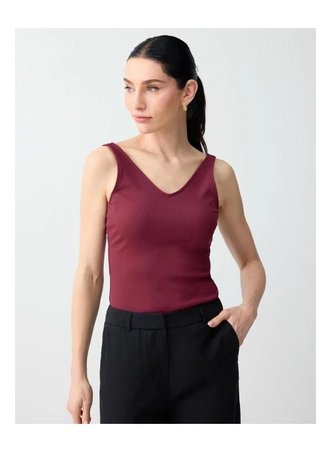 Jimmy Key Burgundy Slim Fit V-Neck Basic Knit Tank Top.