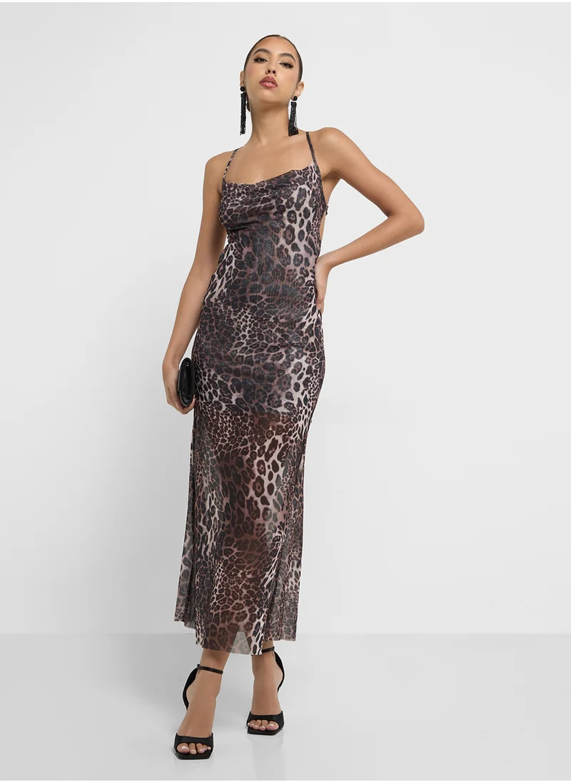 جينجر Strappy Leopard Print Slip Dress