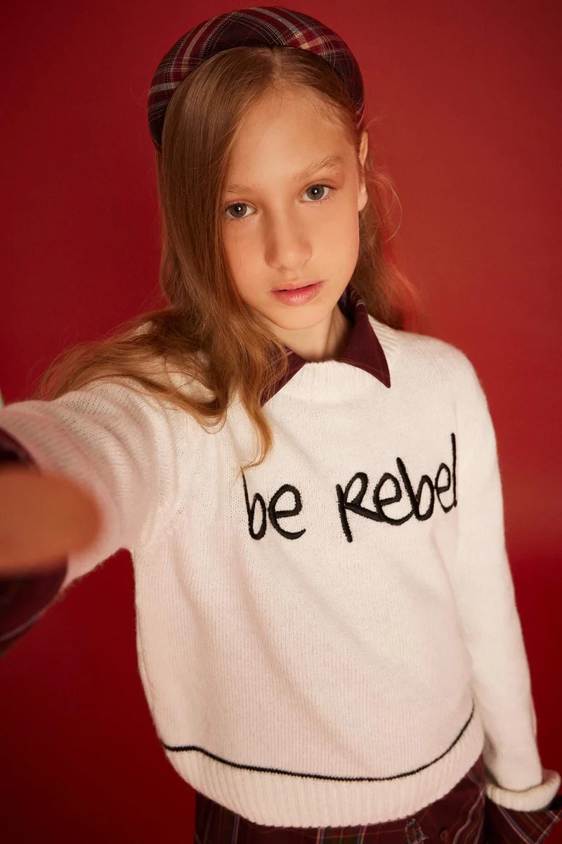 DeFacto Girl Slim Fit Embroidered Crew Neck Pullover