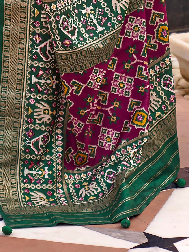 saree mall ساري مول ساري حرير باتولا نقي بتصميم منسوج وعمل زري للنساء مع قطعة بلوزة غير مخيطة، أحمر - Image 4