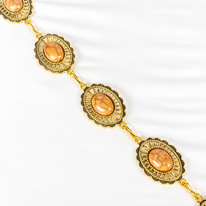 ذا بلاك بيرل اكسسوريز حزام معدن حريمي ذهبي مرصع بالحجر البني - Image 3