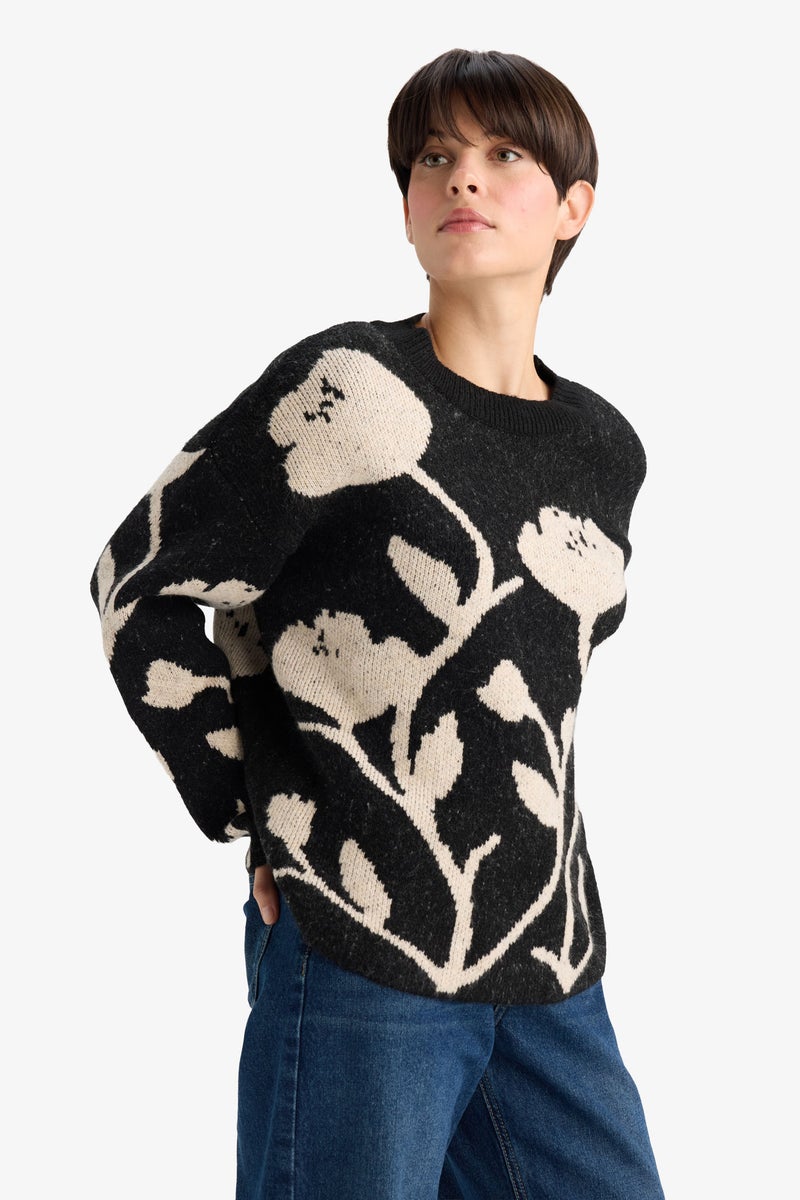 DeFacto Black Woman Crew Neck Oversize Fit Long Sleeve Pullover Casual - Image 3