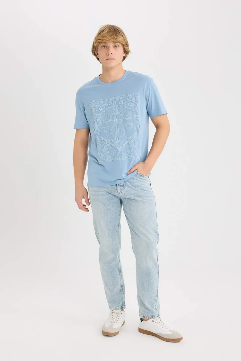 ديفاكتو Regular Fit Crew Neck Short Sleeve T-Shirt