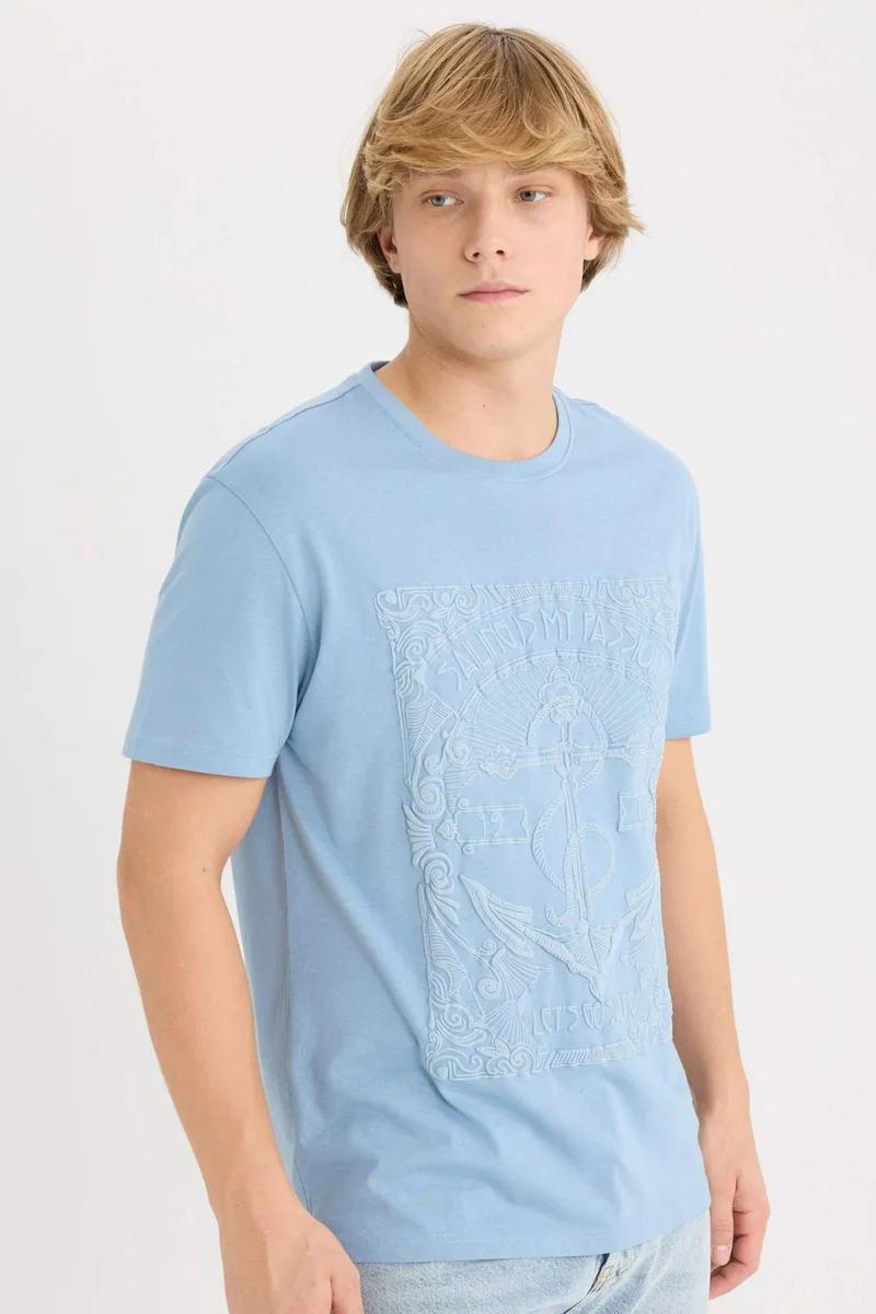 ديفاكتو Regular Fit Crew Neck Short Sleeve T-Shirt