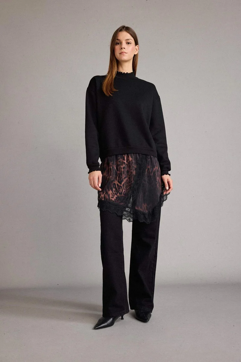 ديفاكتو Leopard Print Crew Neck Sweatshirt
