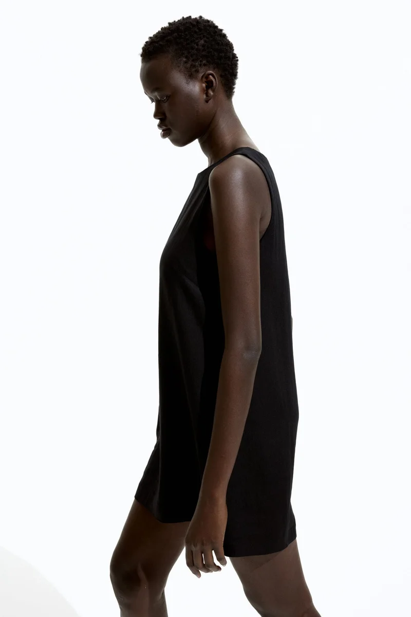 اتش اند ام فستان بأكمام قصيرة