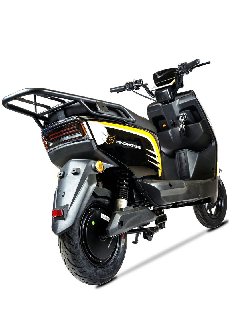 ويندهورس سكوتر كهربائي للبالغين Wind Horse M5، محرك 1500 واط، بطارية 60V 20Ah، سرعة قصوى 85 كم/س، مدى 50 كم، إطار سبائك الكربون، إطارات 14 بوصة، فرامل قرصية، 3 أوضاع سرعة، قفل ريموت ومساحة تخزين تحت المقعد – أزرق/أسود/رمادي - Image 2