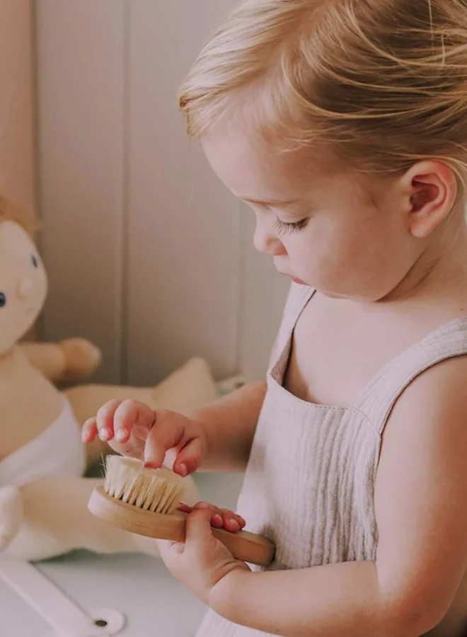 Olli Ella Dinkum Brush