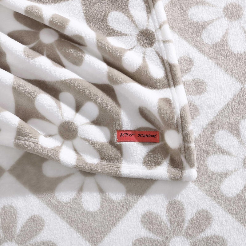 Betsey Johnson - Throw Blanket  Ultra Soft & Cozy Plush Home Decor  All Season Bedding (Daisy Check White  Oversized Throw) - Image 3