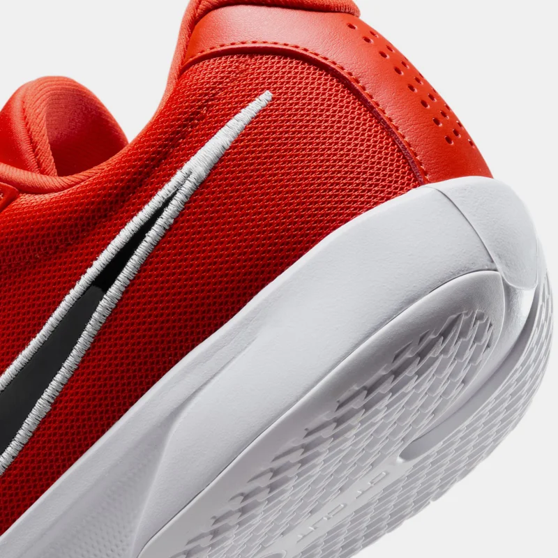 Nike Men's G.T. Cut Academy Basketball Shoes