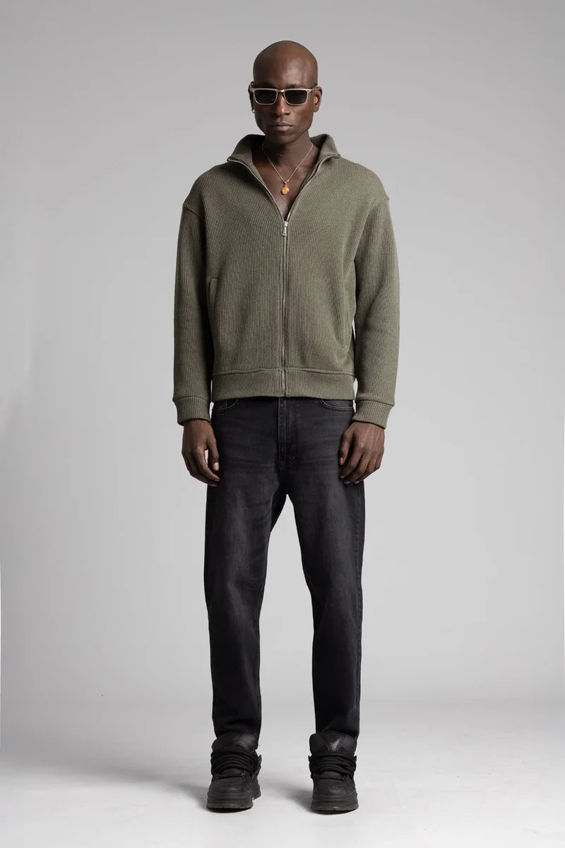 Catch The Art Of Living Zip-Up Knit Sweater