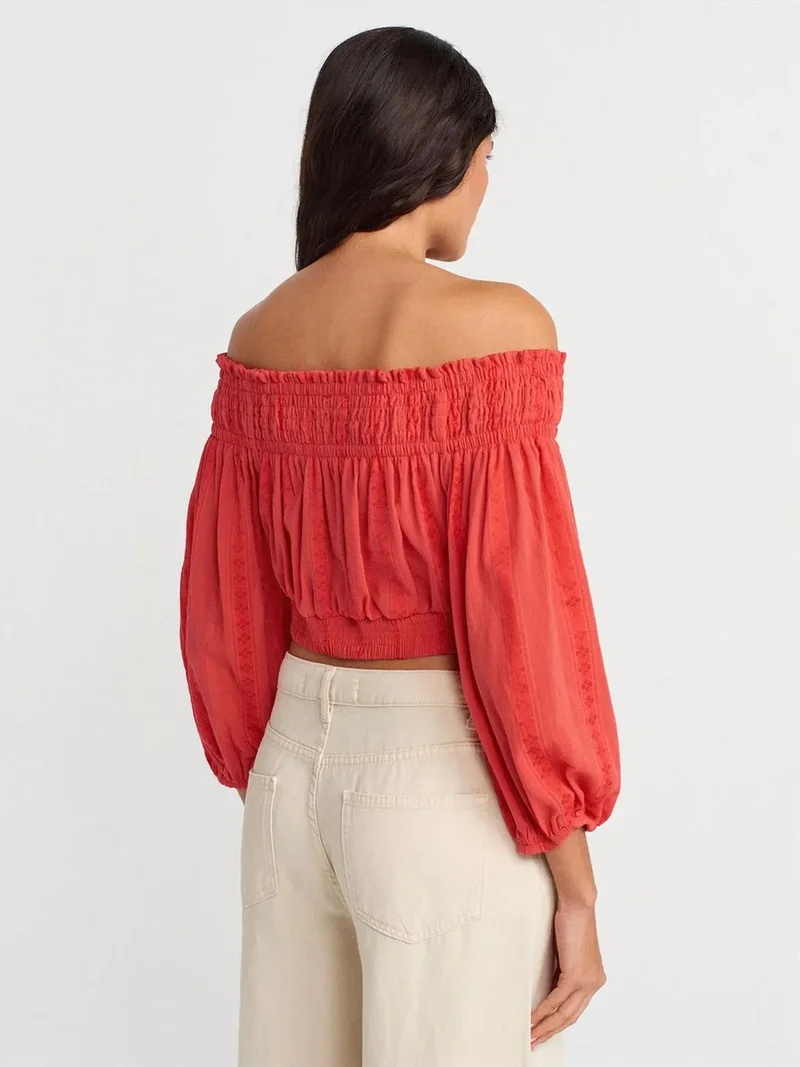 ديلفين Dilvin Off-shoulder Crop Blouse