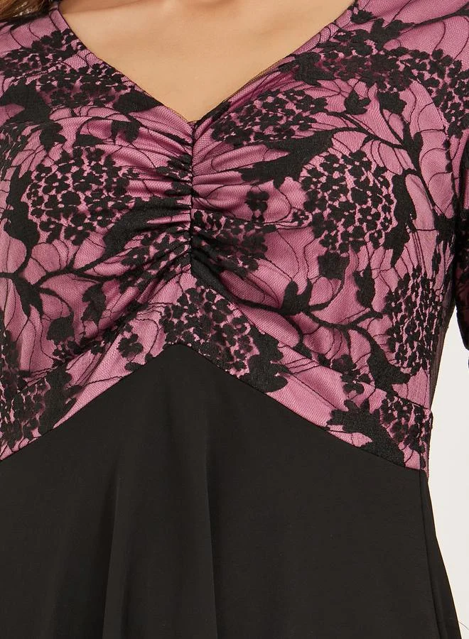Styli Ruched Detail V-Neck Lace Maxi Dress