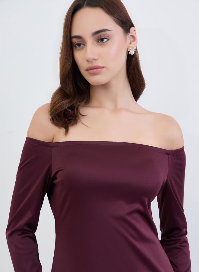 Styli Burgundy Off-Shoulder Mermaid Hem Maxi Dress - Image 4