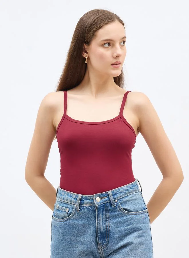 Styli Styli Fitted Solid Scoop Neck Strappy Tank