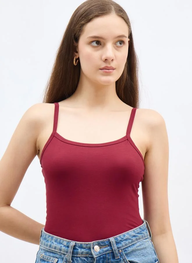 Styli Styli Fitted Solid Scoop Neck Strappy Tank