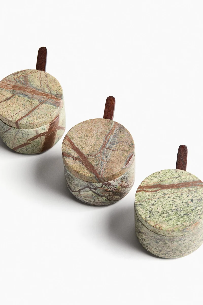 اتش اند ام جرة ملح من الرخام