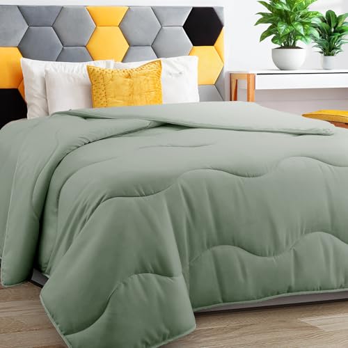 MEELUS Lightweight Comforter Cooling Sage Green, All Season Duvet Insert Breathable Queen Size Summer Bedding, Soft Microfiber Cool Down Alternative Quilt with Corner Tabs, 88x88 inch - Image 1