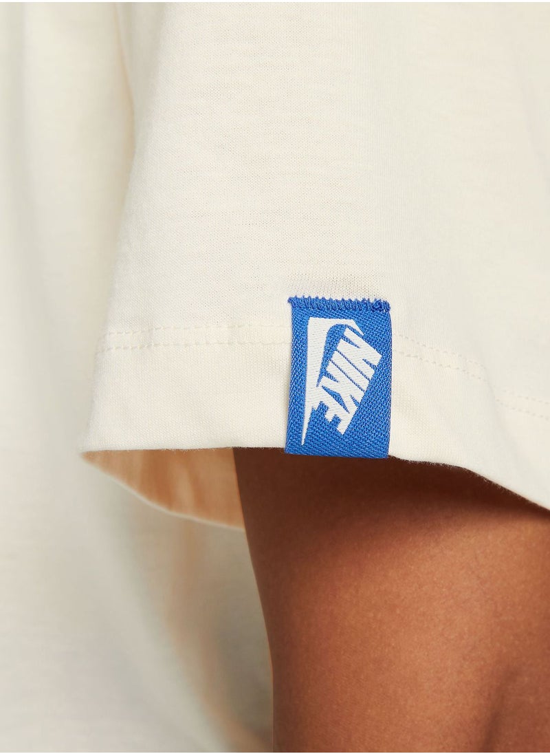 Nike - Essential T-Shirt - Image 1