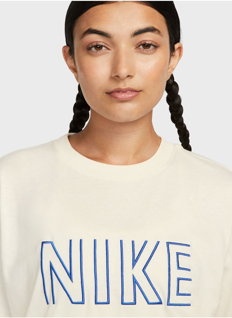 Nike - Essential T-Shirt - Image 1