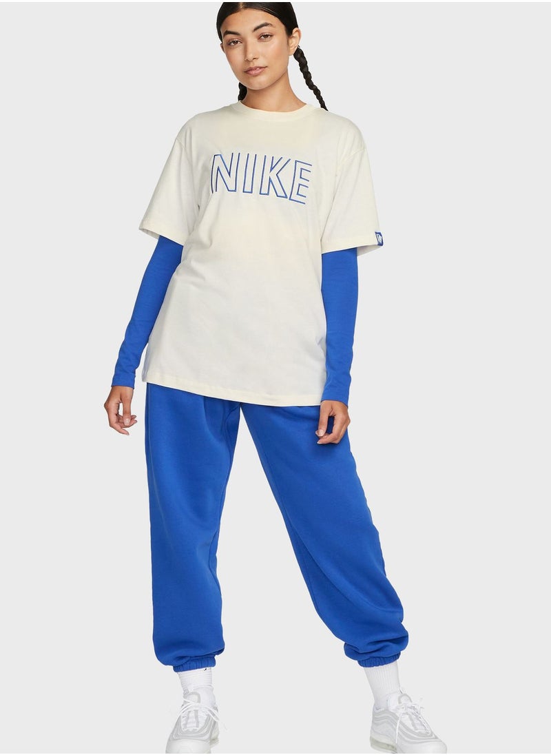 Nike - Essential T-Shirt - Image 1